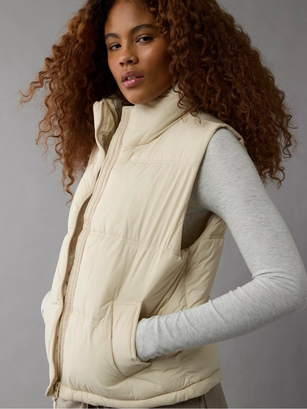 NWOT American Eagle Puffer Vest Cream, size L
